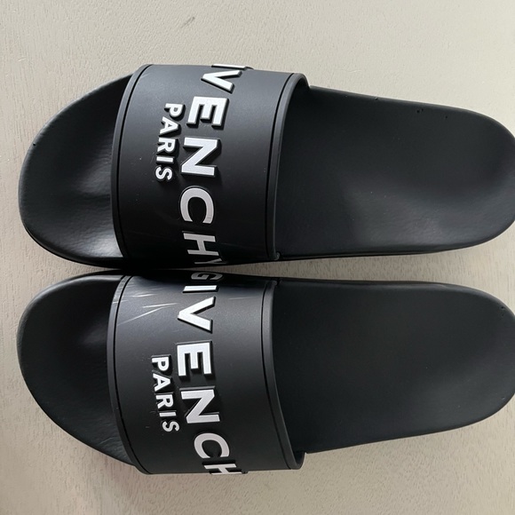 Givenchy slides size 9